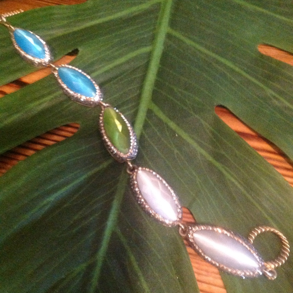 NWT link stone bracelet